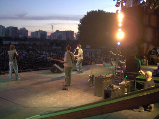 Cancha Auxiliar Ferrocarril Oeste junto a Jóvenes Pordioseros. Ciudad Autónoma de Buenos Aires.