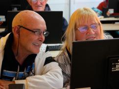 Talleres para Adultos Mayores: Internet, fotografía, uso de celulares y manteniento de la PC