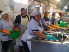 Quedate en casa: Ellos y ellas nos cuidan