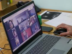 Vuelta a clases: reunión con funcionarios de Educación y Trabajo