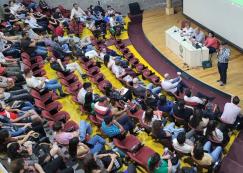 Reunión de trabajadores/as contratados/as de la Administración Central