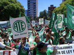 Multitudinaria concentración: Expectativa por la sanción de la Ley de Pase a Planta Permanente