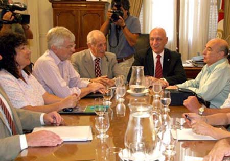 SE POSTERGÓ POR UNOS DÍAS LA PRIMERA REUNIÓN PARITARIA CENTRAL
